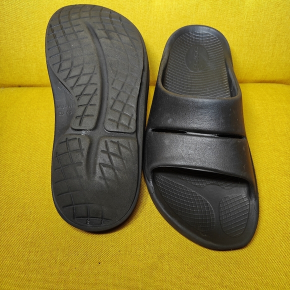 OOFOS OOahh Sport Flex Recovery Slide Black Sandal Slip On Comfy Women 12 Men 10